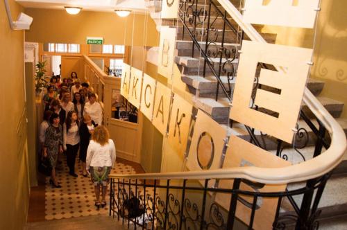 ba979e e34e1b281a6b4e61a9eccf61add39897 mv2